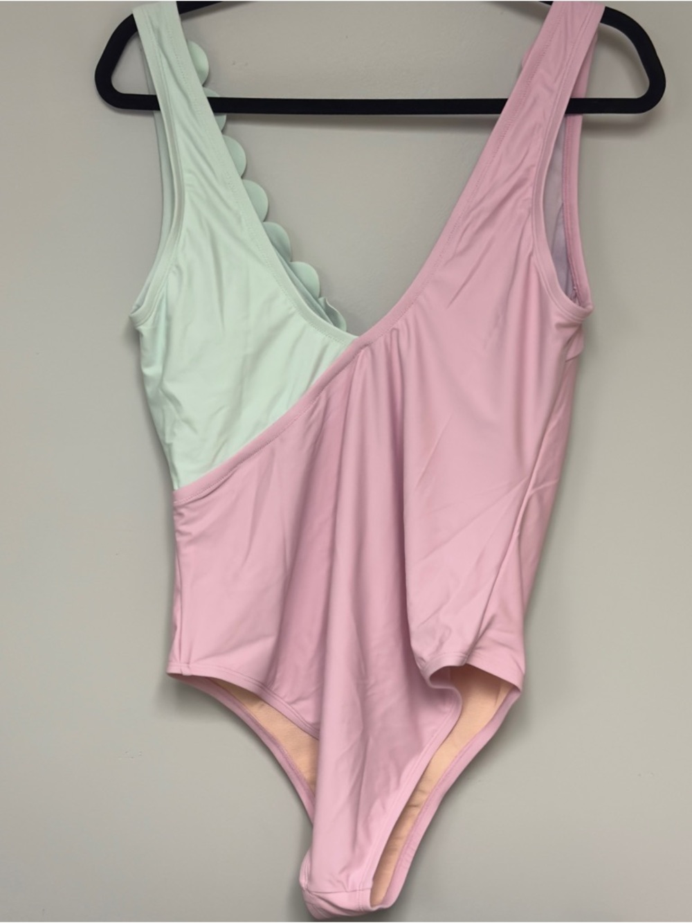 NWT Cupshe Swimsuit 1X NWT Pink Mint Colorblock Scallop Trim One Piece Plus Size - Picture 4 of 4